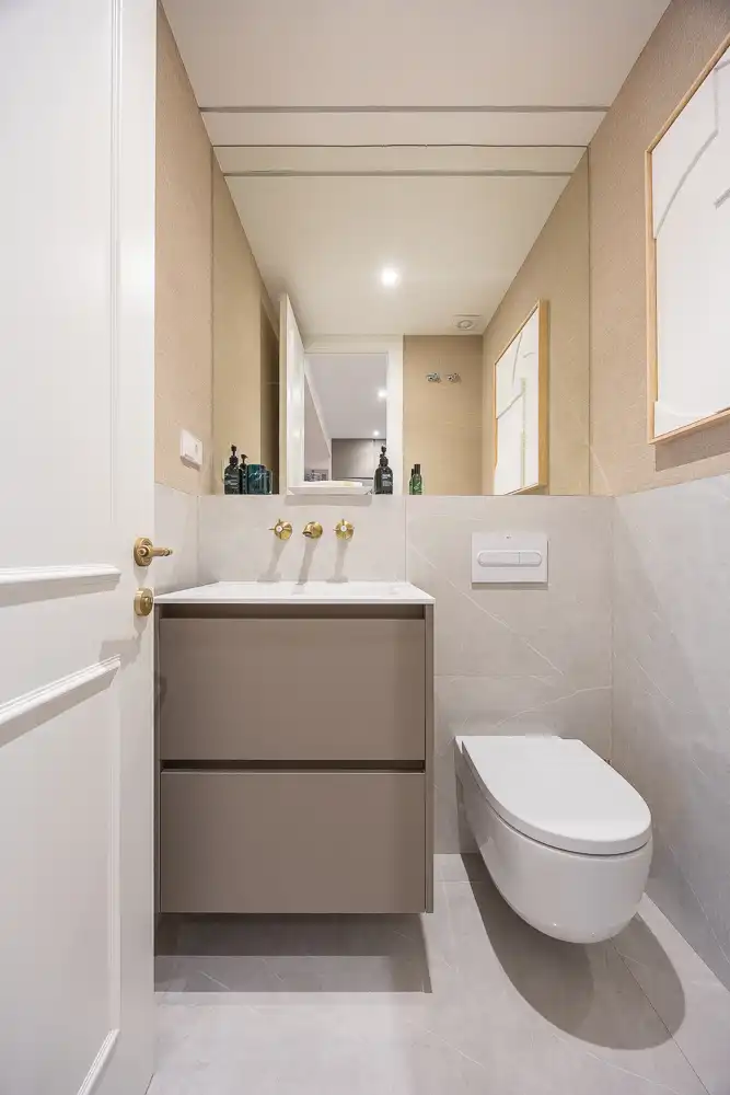 Badezimmer von Wohnung zum Verkauf in Madrid mit Klimaanlage, Heizung und Abstellraum