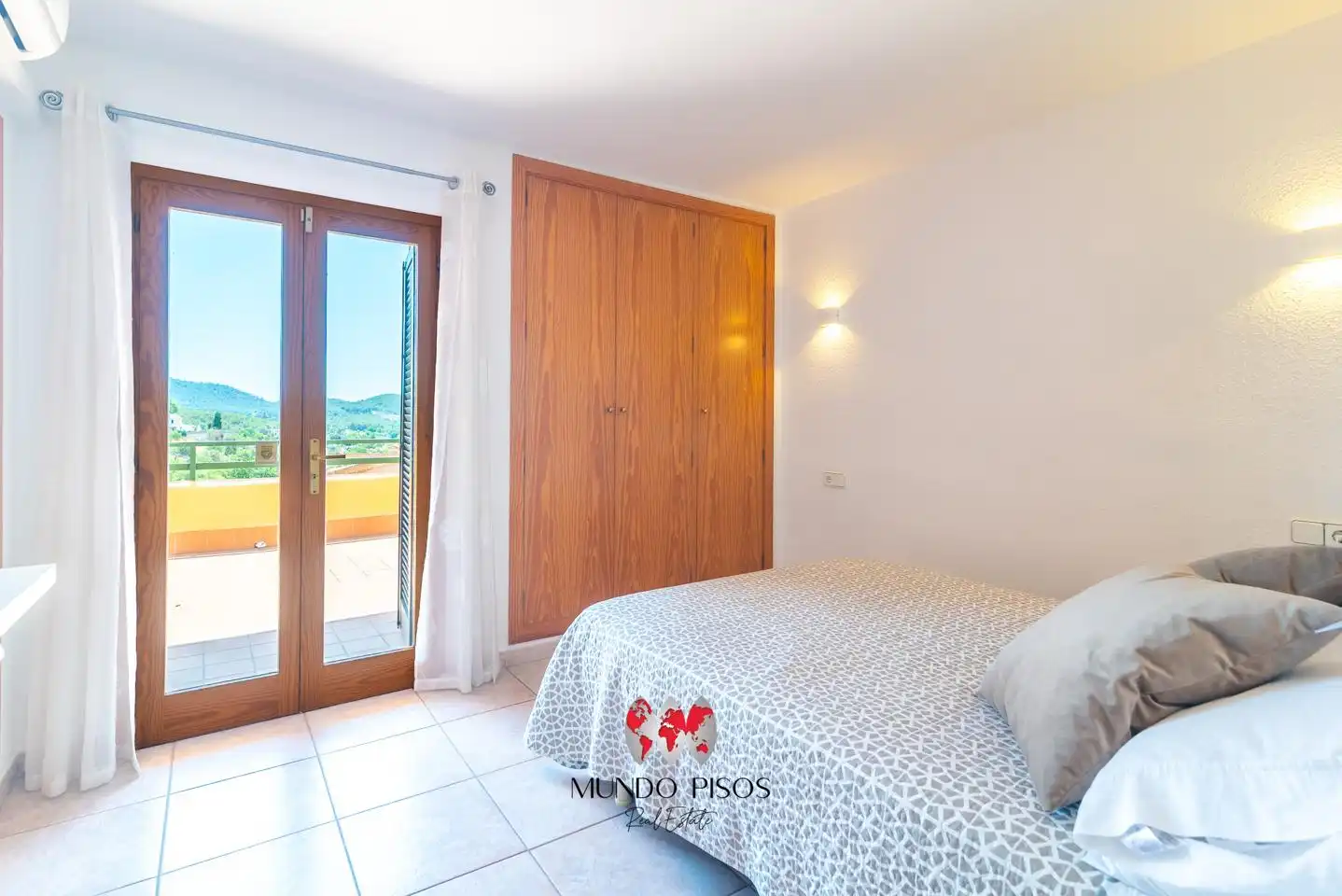 Habitación de Casa adosada en venta en Calvià con Aire acondicionado, Calefacción y Terraza