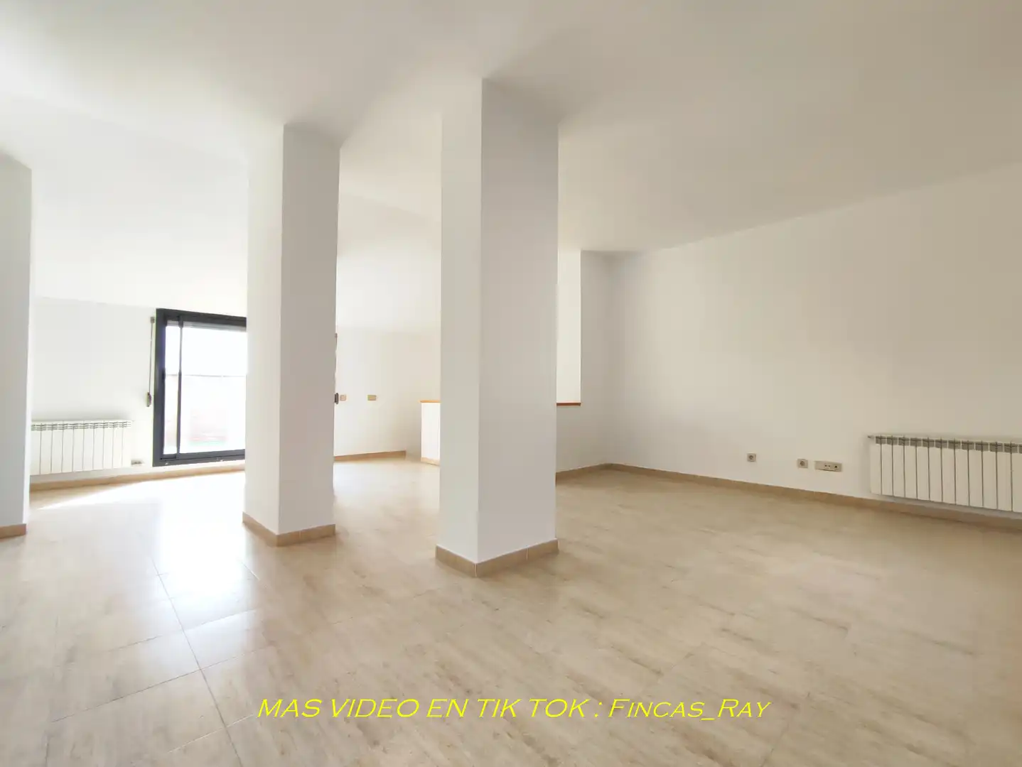 Maisonette zum Verkauf in Ripollet mit Klimaanlage, Heizung und Terrasse