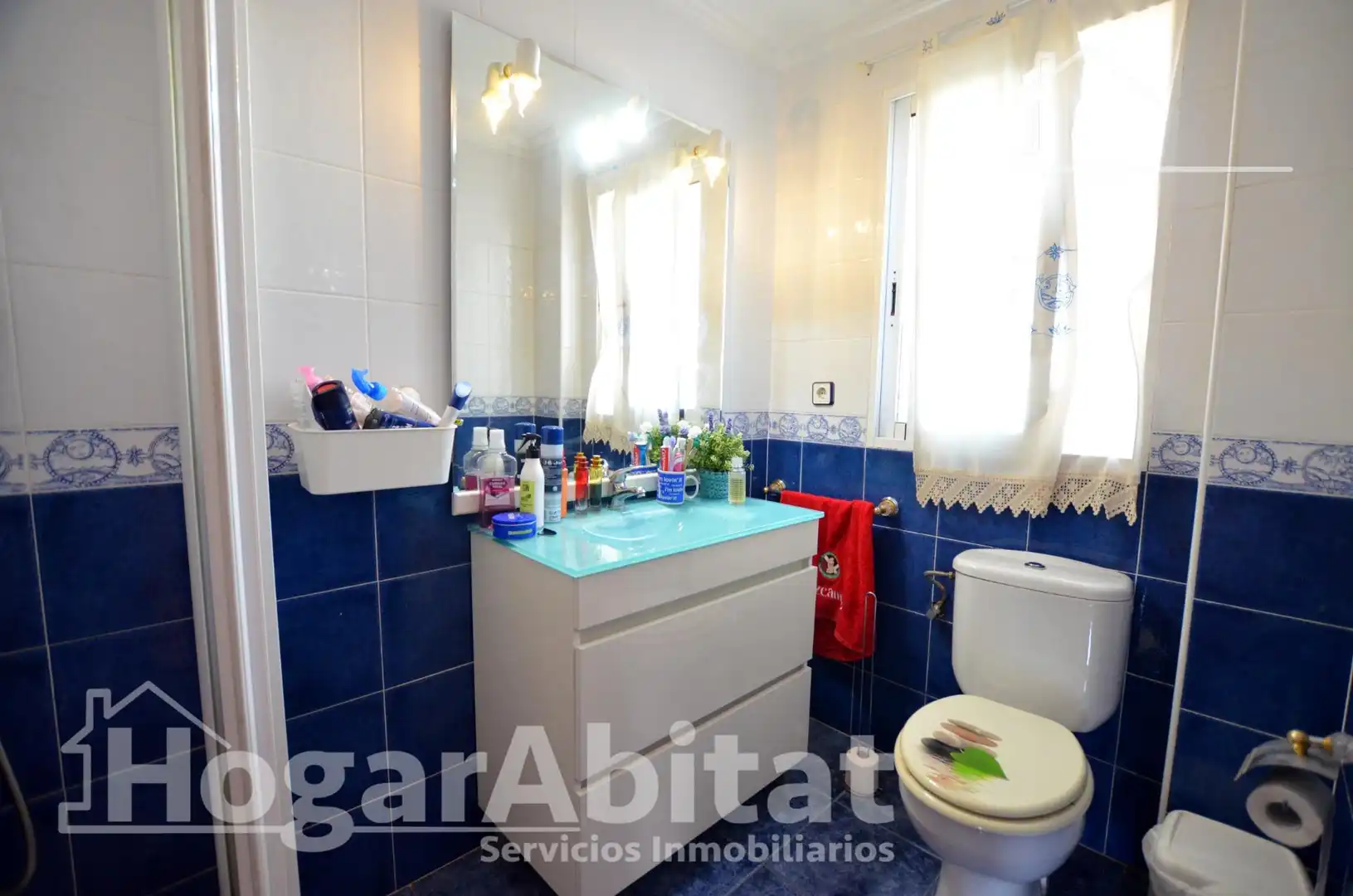 Bany de Casa o xalet en venda en Alicante / Alacant amb Calefacció, Jardí privat i Terrassa