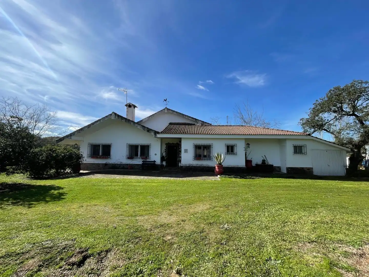 Exterior view of Houses for sale in  Córdoba Capital  with Air Conditioner, Private garden and Terrace