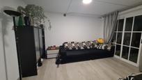 Sala d'estar de Casa adosada en venda en Alicante / Alacant amb Aire condicionat i Terrassa