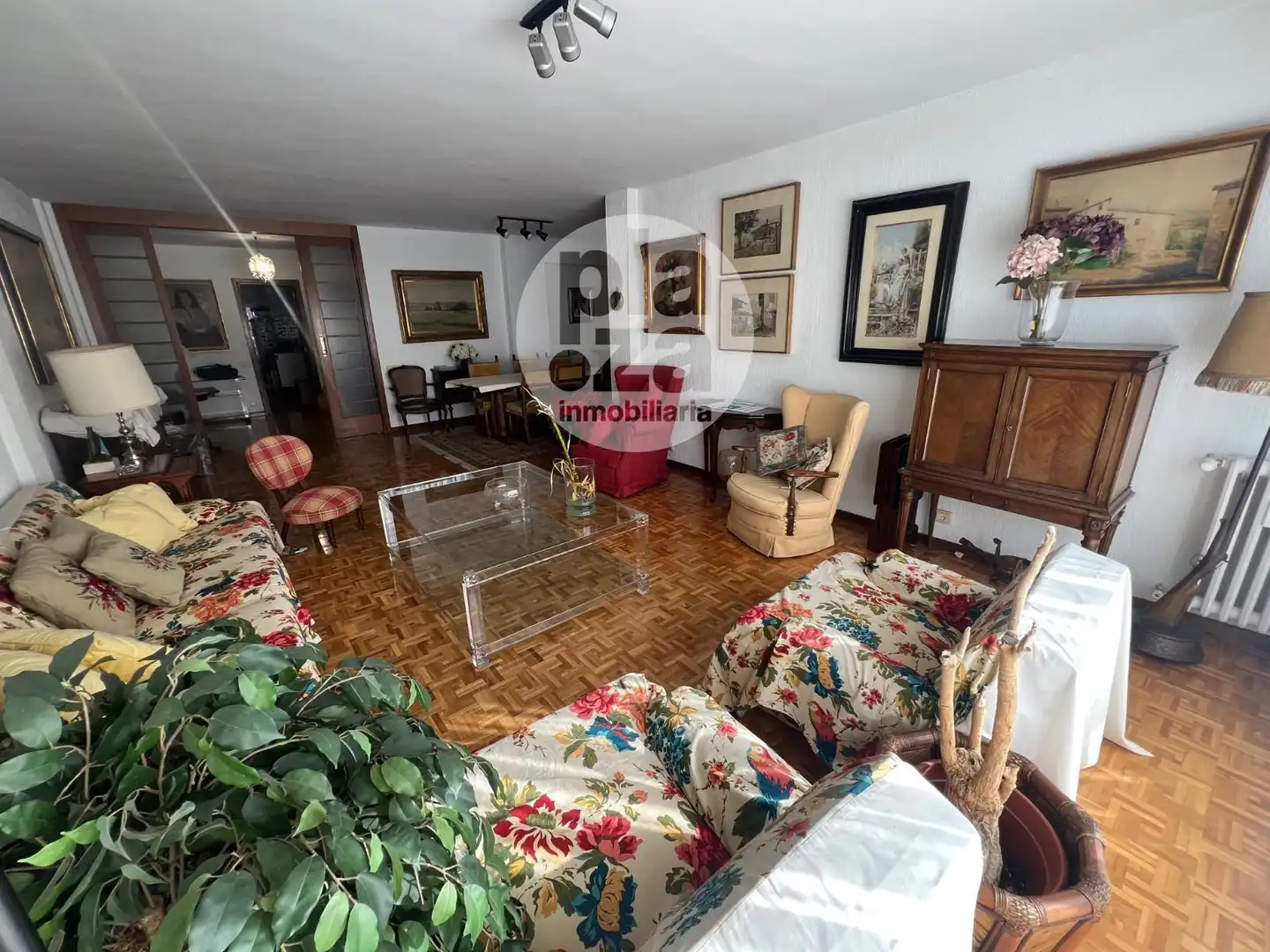 Sala d'estar de Pis en venda en Burgos Capital amb Calefacció, Terrassa i Traster