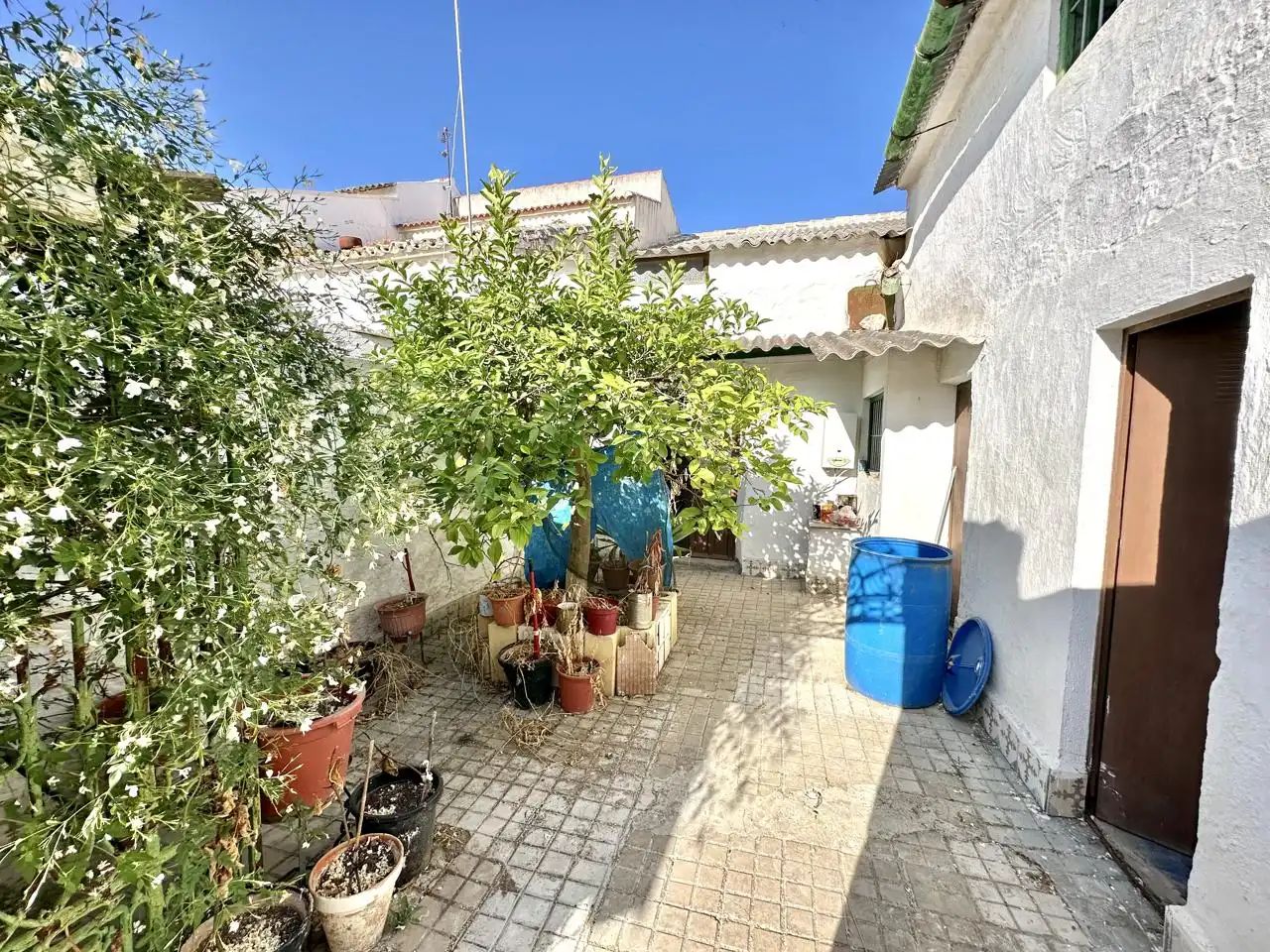Vista exterior de Casa o xalet en venda en Sierra de Yeguas amb Jardí privat