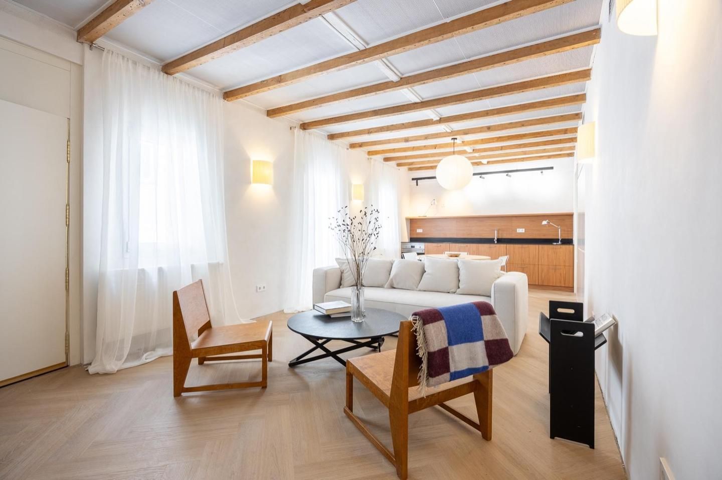 Living room of Flat for sale in  Madrid Capital  with Air Conditioner, Heating and Furnished