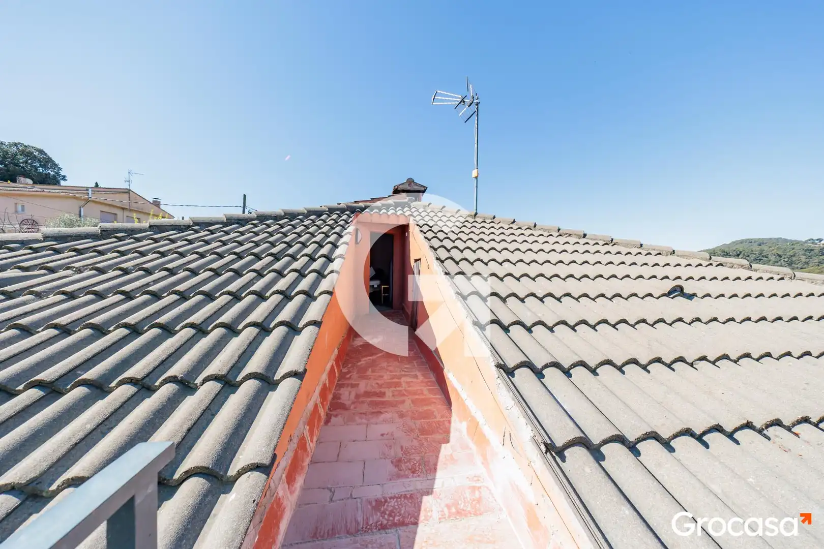 Vista exterior de Casa o xalet en venda en Terrassa amb Aire condicionat, Calefacció i Jardí privat