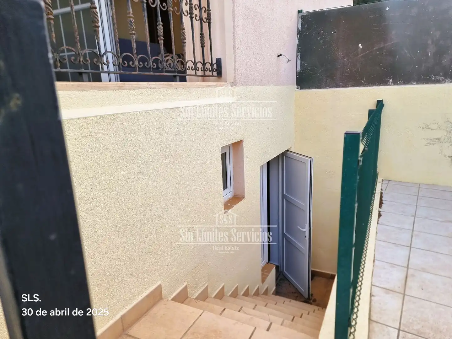 Außenansicht von Wohnung zum Verkauf in Alcalà de Xivert mit Klimaanlage, Heizung und Privatgarten