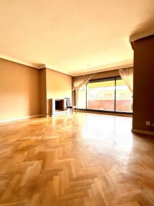 Living room of Flat for sale in Madrid  with Air Conditioner, Heating and Parquet flooring