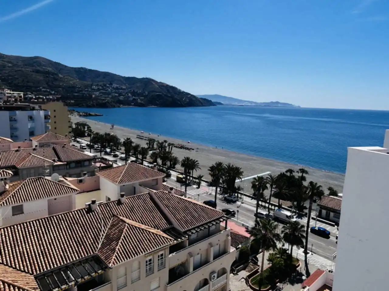 Vista exterior de Apartamento en venta en Almuñécar con Terraza y Alarma