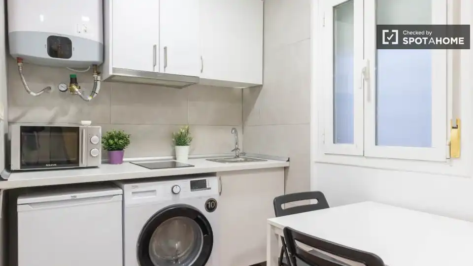 Kitchen of Study for share in Madrid  with Air Conditioner, Heating and Terrace