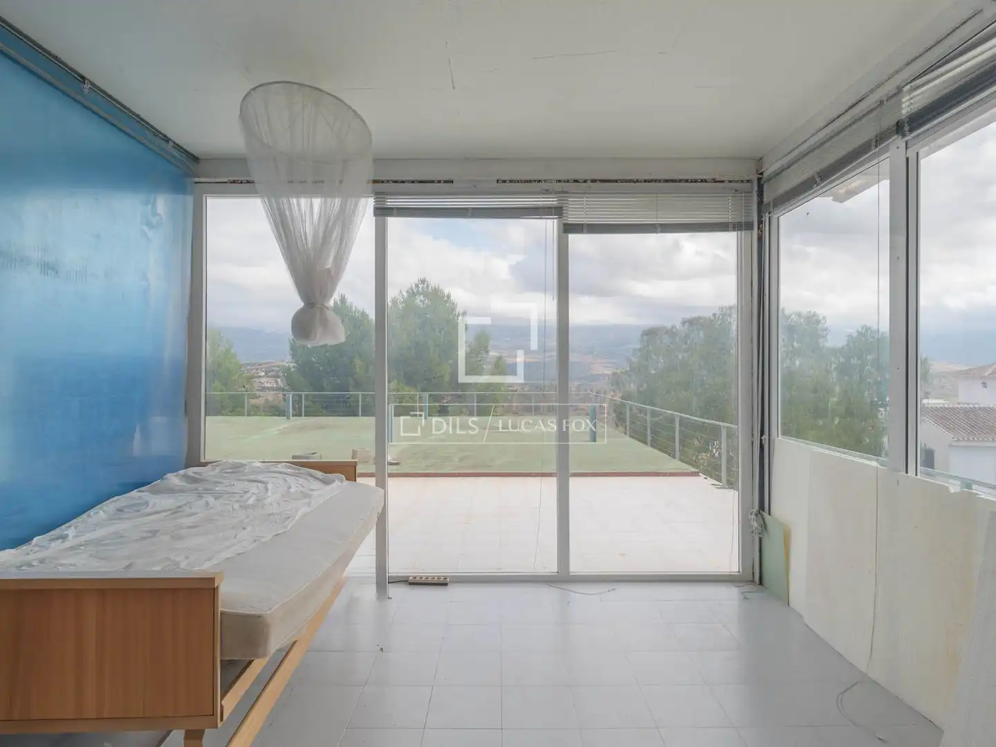 Dormitori de Finca rústica en venda en Viñuela amb Jardí privat i Piscina