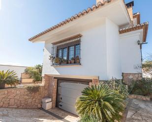 Vista exterior de Casa o xalet en venda en Alhendín amb Calefacció, Jardí privat i Terrassa