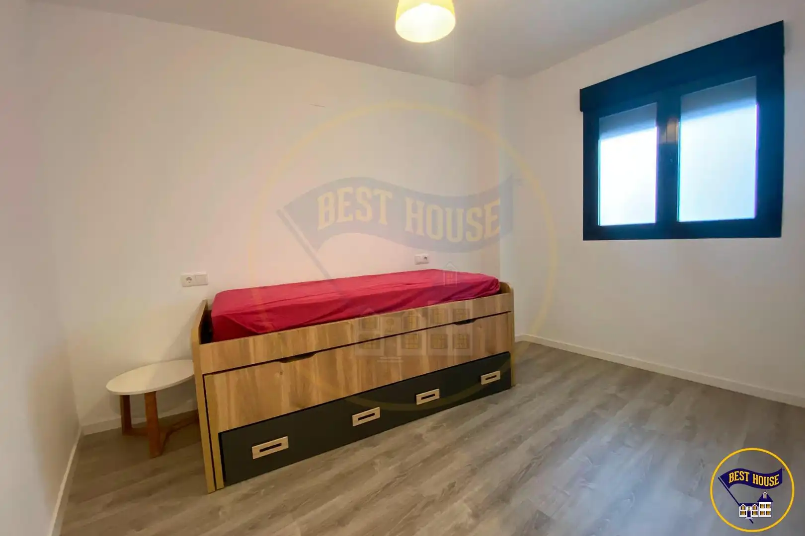 Flat for sale in Calle JOSE COBO, Centro