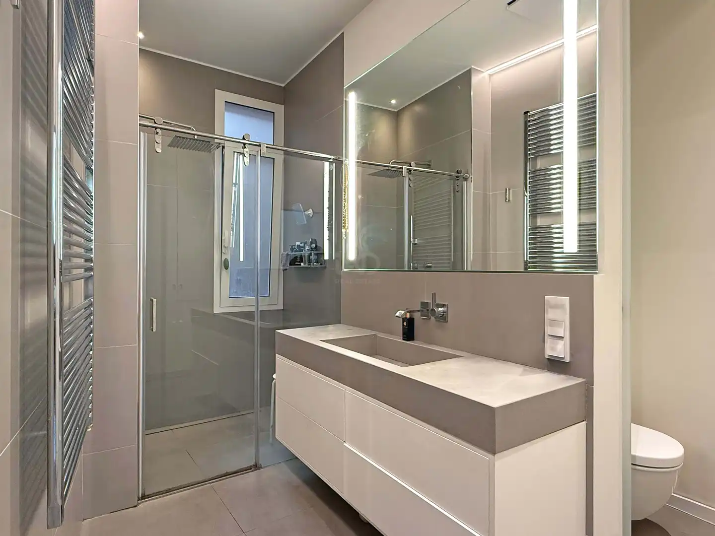 Baño de Piso de alquiler en Barcelona con Aire acondicionado, Calefacción y Terraza