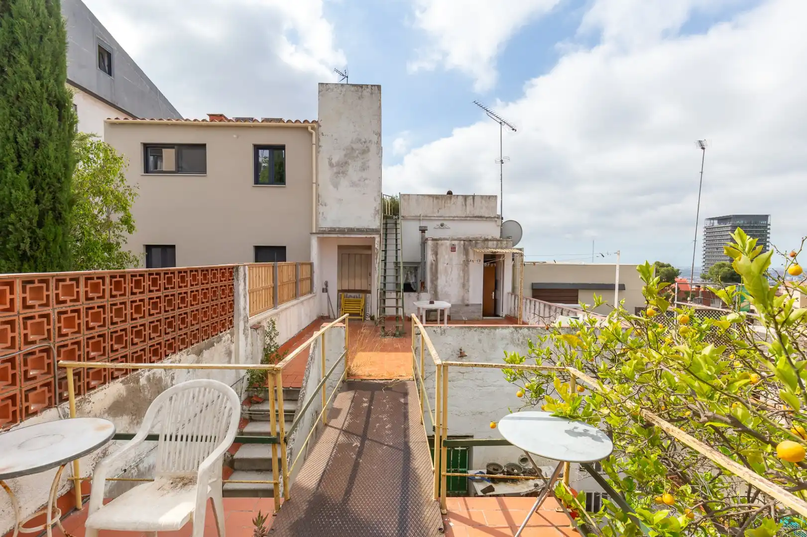 Terraza de Casa adosada en venta en Esplugues de Llobregat con Calefacción, Terraza y Alarma