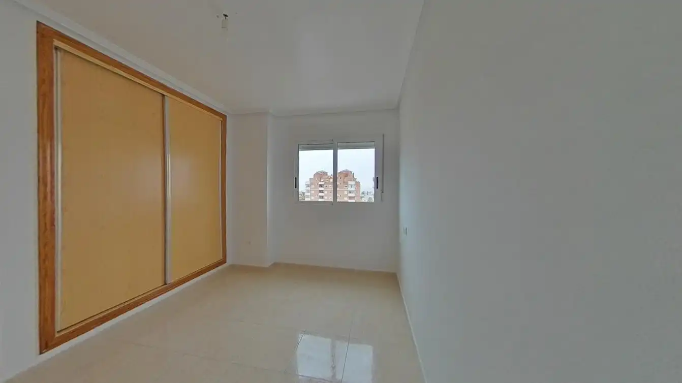 Habitación de Piso en venta en Torrevieja con Piscina
