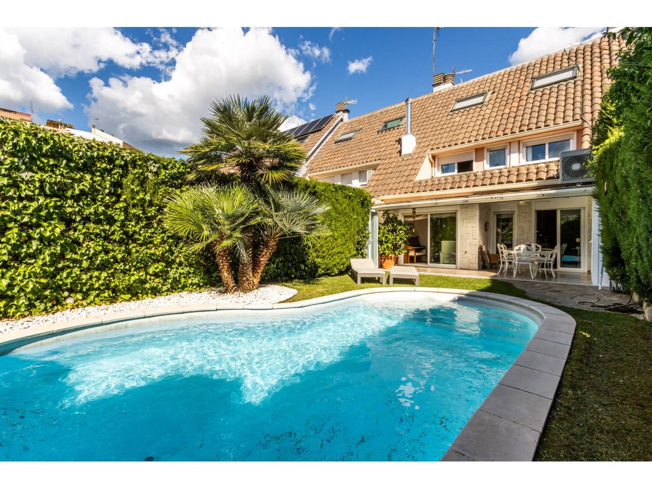 Swimming pool of House or chalet for sale in Terrassa  with Heating, Private garden and Parquet flooring