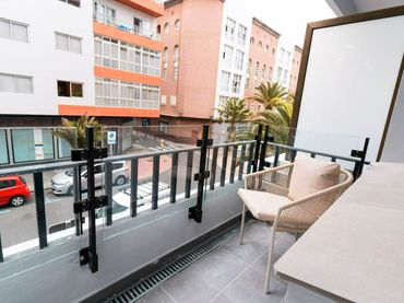 Estudio de obra nueva con balcón en venta en Calle Fernando Guanarteme 5