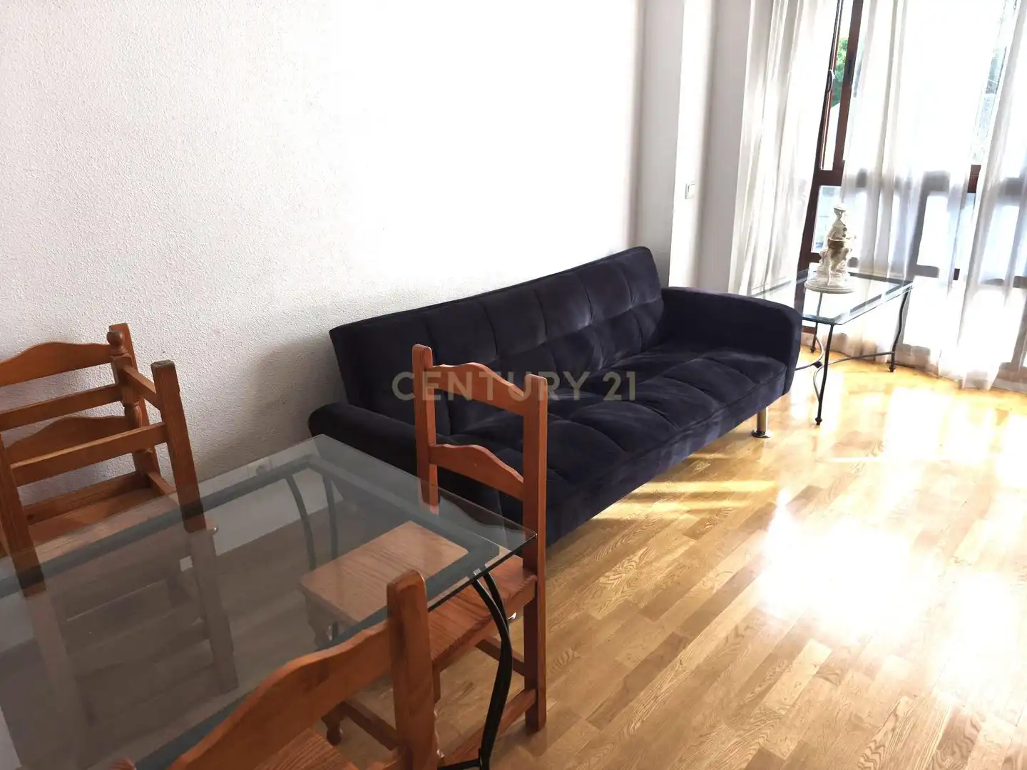 Sala d'estar de Apartament en venda en Madrid amb Balcó