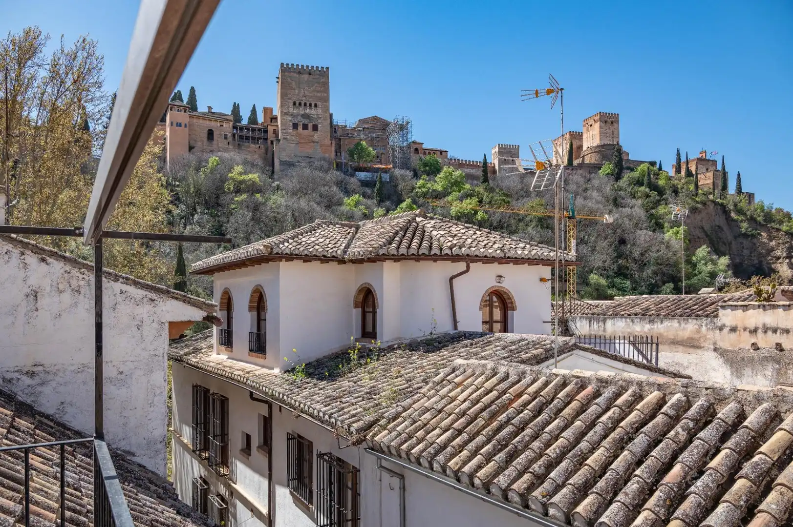 Exterior view of Buildings for sale in Granada