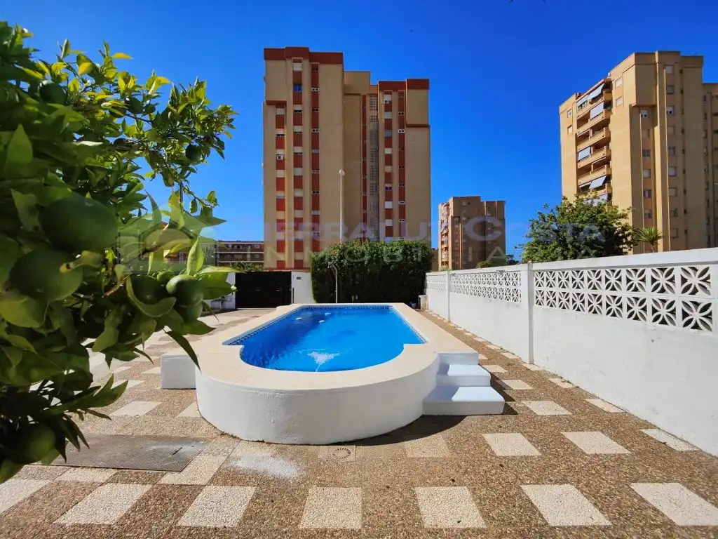Piscina de Casa o xalet en venda en La Antilla amb Jardí privat, Terrassa i Traster