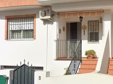 House for sale in Elvira