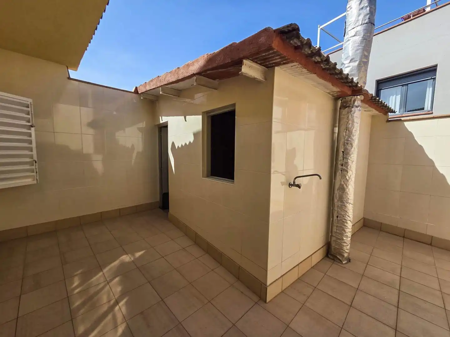 Terraza de Casa adosada en venta en Vilanova del Camí con Calefacción, Terraza y Trastero