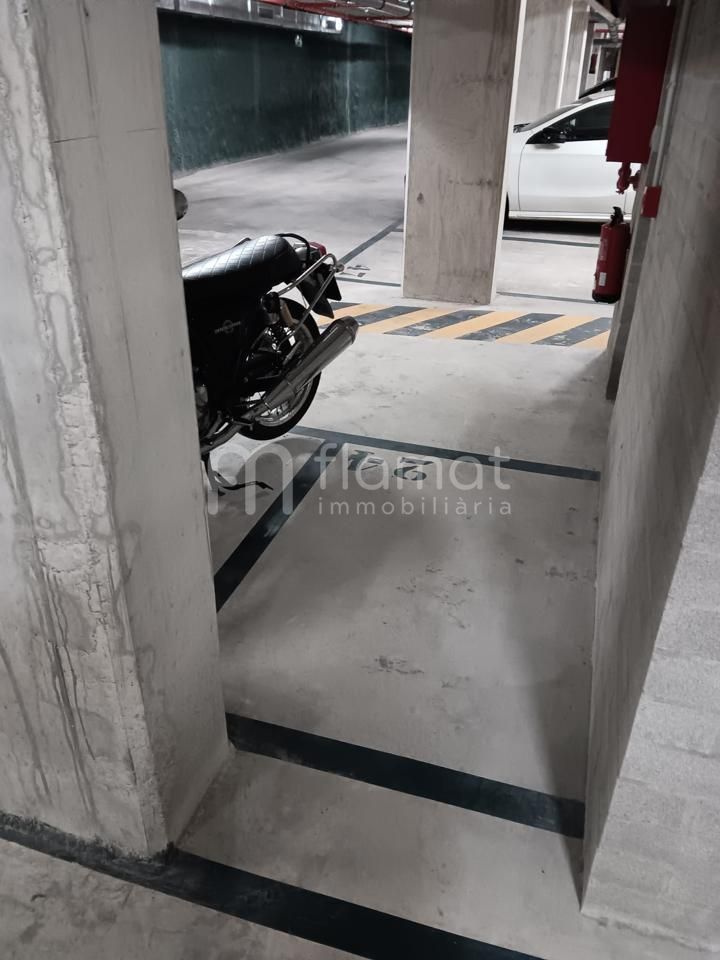 Garaje de alquiler en Carrer Pi i Margall, Creu Alta, Creu Alta - Puiggener