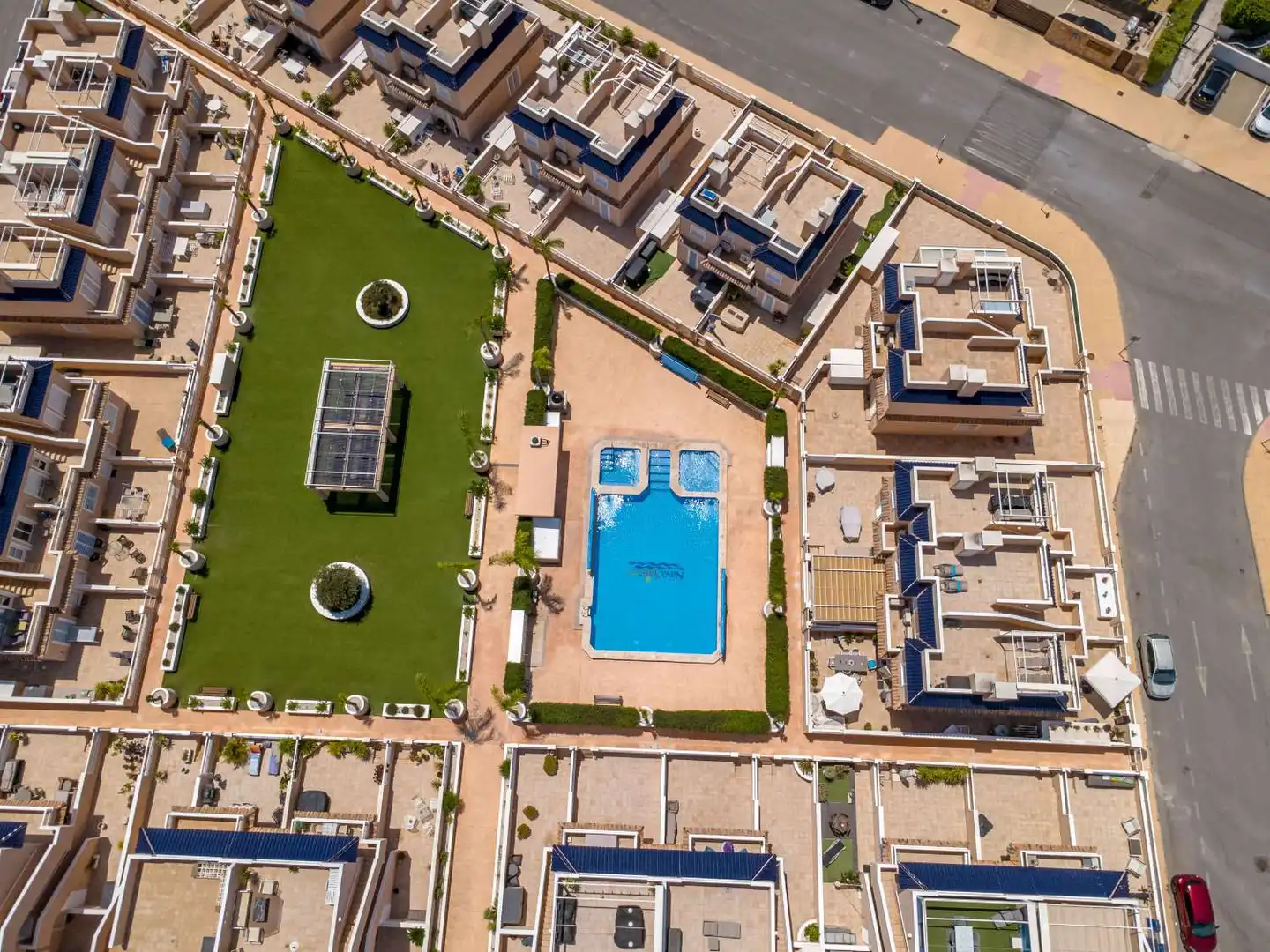 Piscina de Casa adosada en venta en Orihuela con Aire acondicionado, Calefacción y Terraza