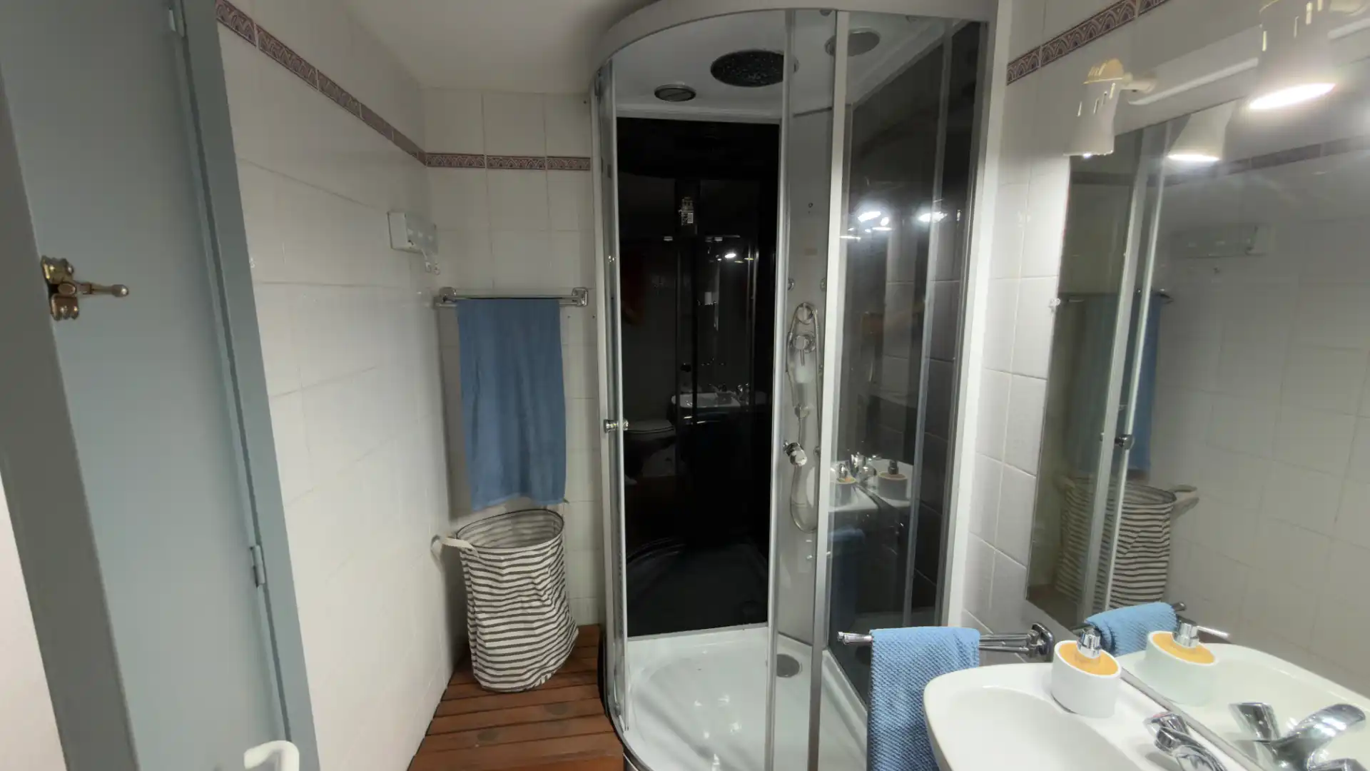 Baño de Apartamento en venta en Roses con Aire acondicionado, Calefacción y Terraza