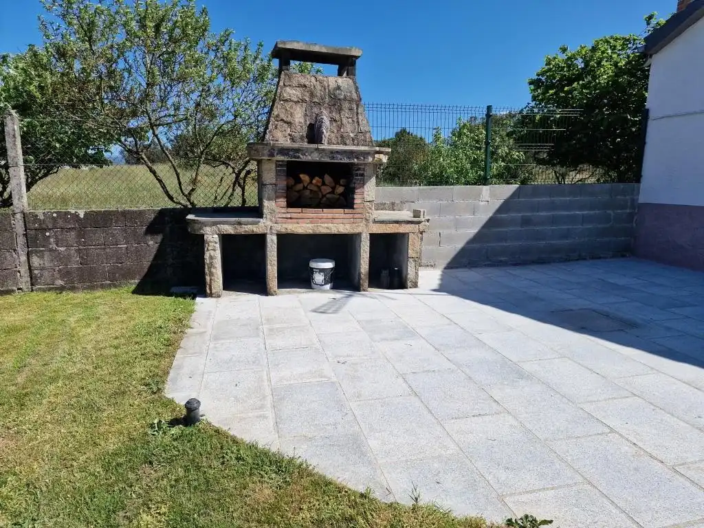 Terraza de Casa o chalet en venta en Ourense Capital  con Calefacción, Jardín privado y Parquet