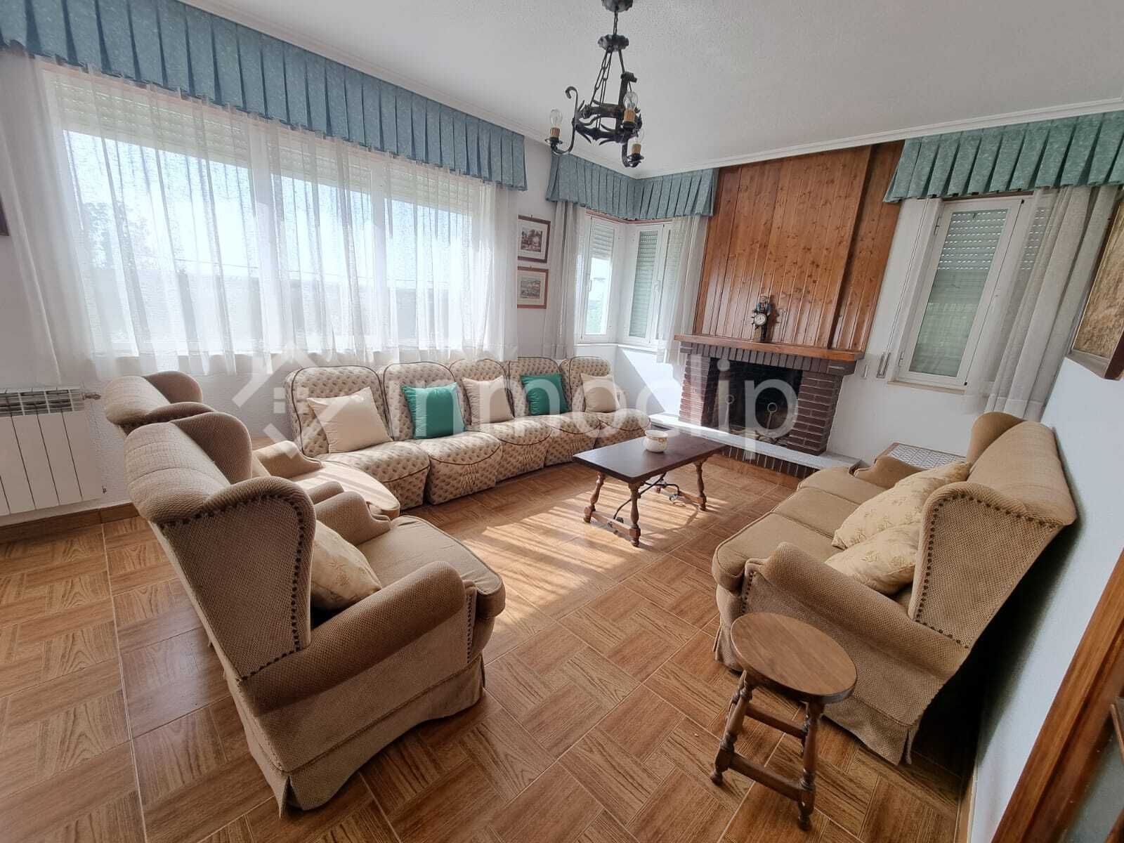 Sala de estar de Casa o chalet en venta en Pelabravo con Calefacción, Jardín privado y Piscina