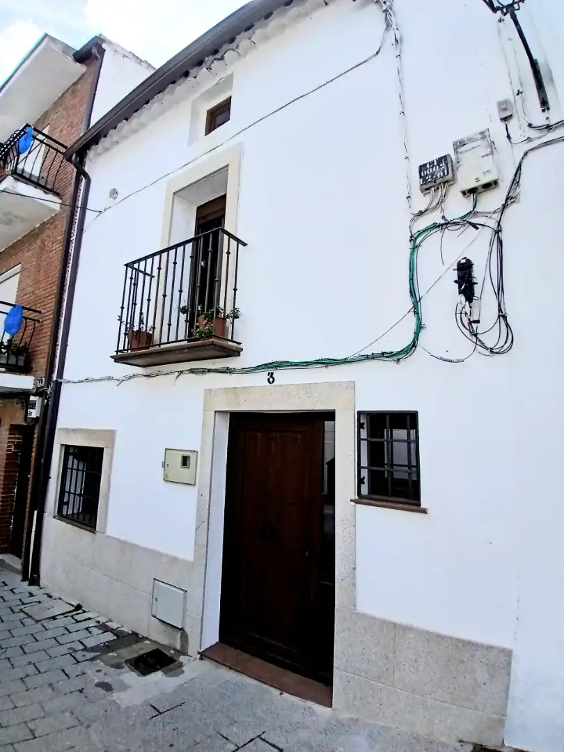Exterior view of Houses for sale in San Martín de Valdeiglesias  with Heating, Terrace and Storage room