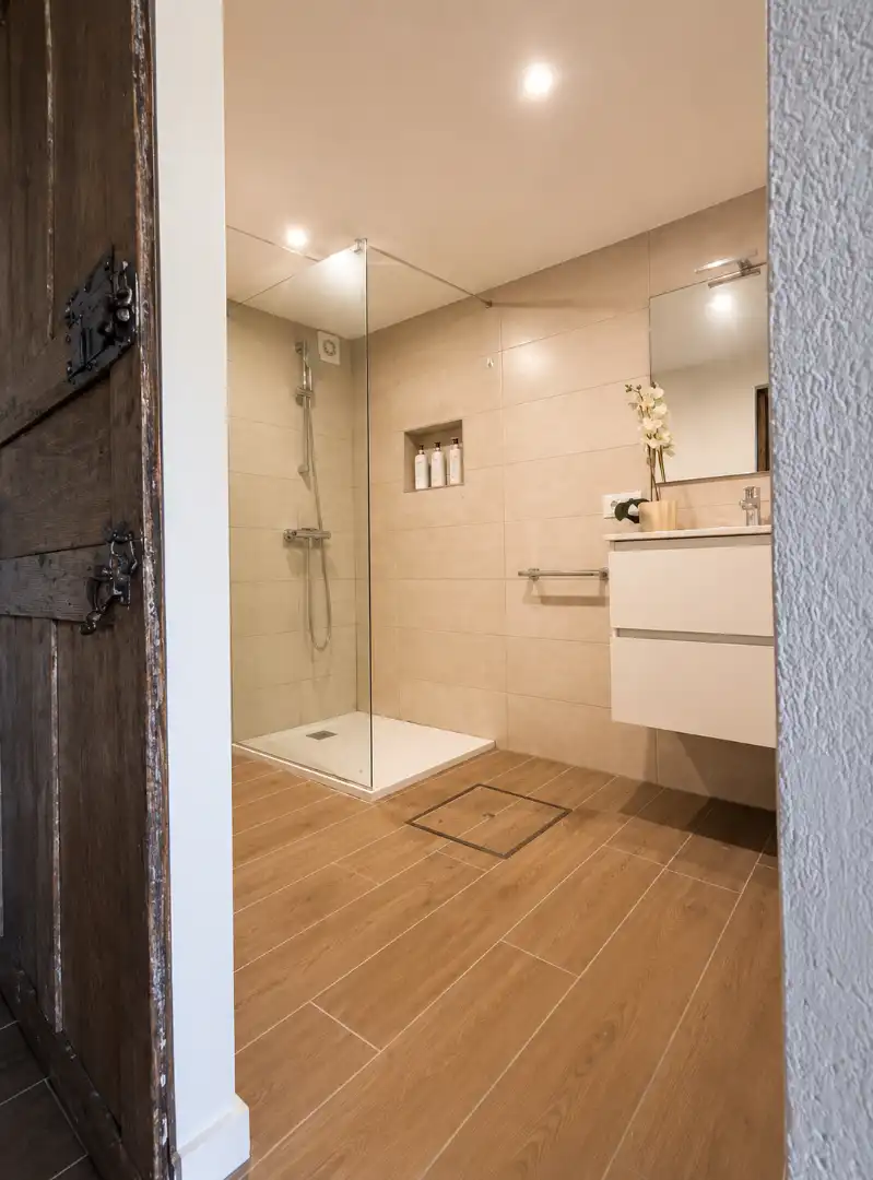 Badezimmer von Wohnung zur Miete in Piélagos mit Terrasse, Möbliert und Ofen
