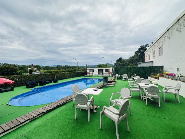 Local comercial en Venta en Medinyà