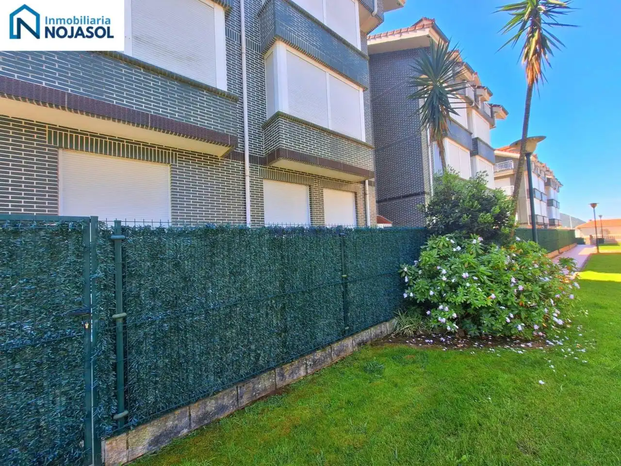 Jardín de Apartamento de alquiler en Noja con Calefacción, Terraza y Amueblado
