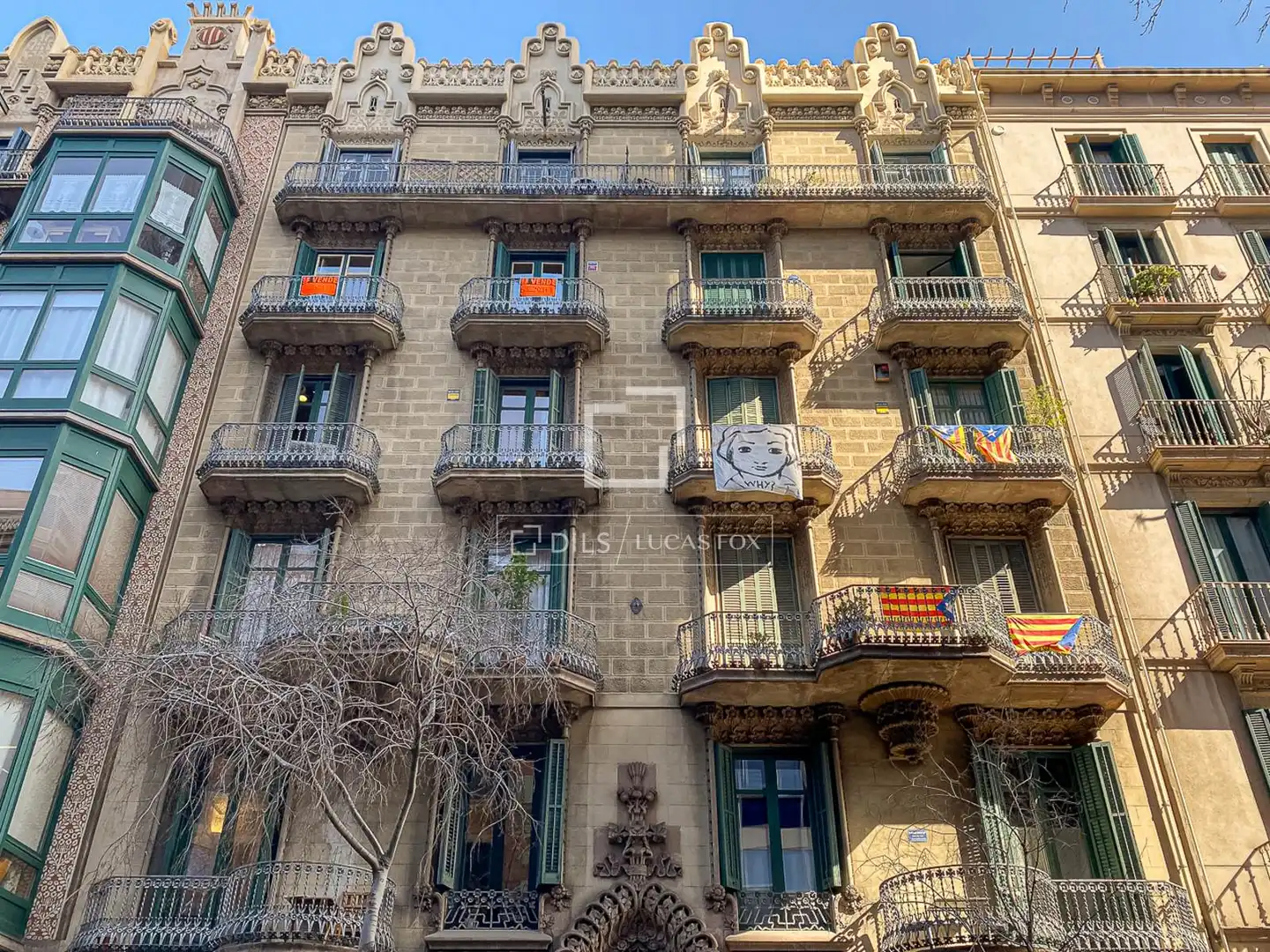 Außenansicht von Wohnung zum Verkauf in Barcelona mit Klimaanlage, Heizung und Balkon