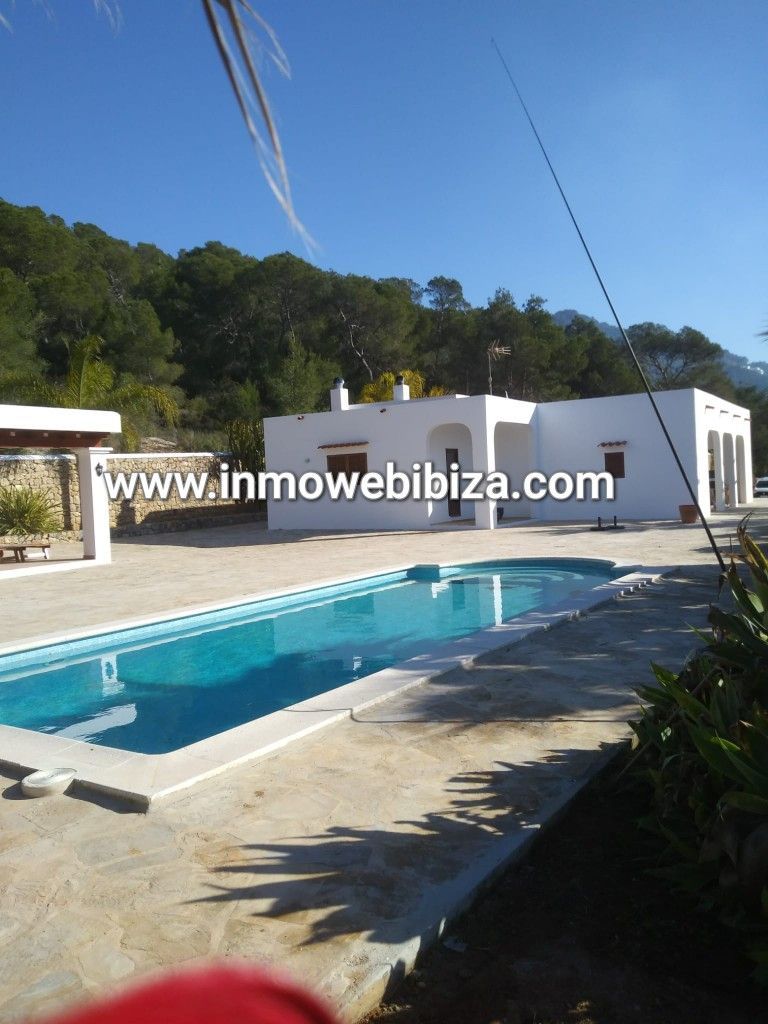 Piscina de Casa o xalet de lloguer en Santa Eulària des Riu amb Aire condicionat, Jardí privat i Terrassa