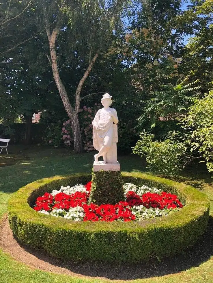 Jardí de Casa o xalet en venda en Gijón  amb Jardí privat, Terrassa i Moblat