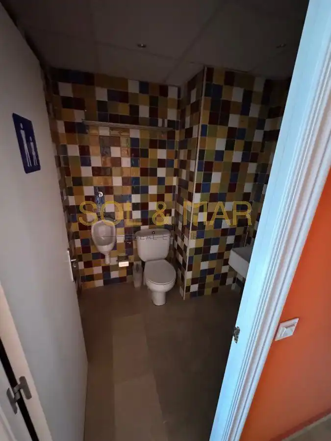 Baño de Local en venta en Torremolinos con Aire acondicionado