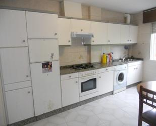 Kitchen of Flat to rent in Santiago de Compostela   with Furnished, Oven and Washing machine