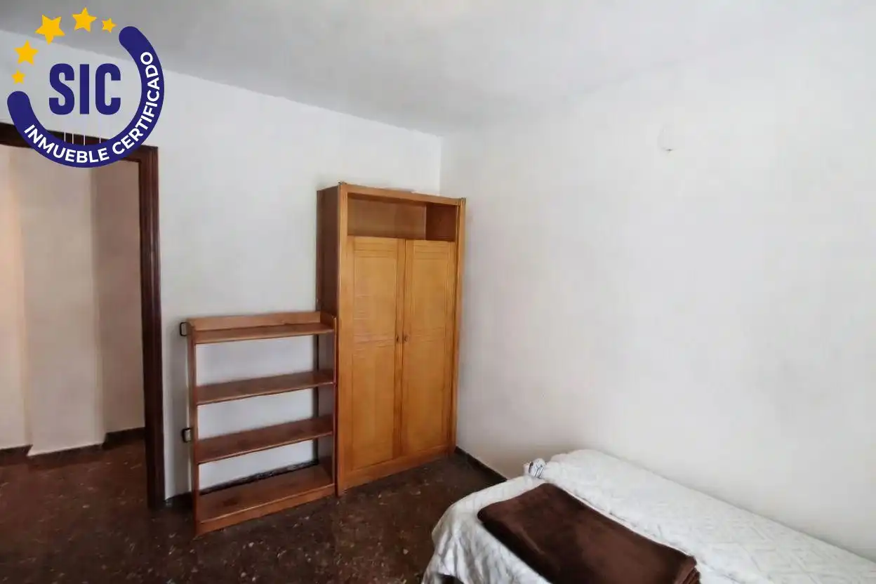 Habitación de Piso en venta en Paterna con Terraza y Balcón