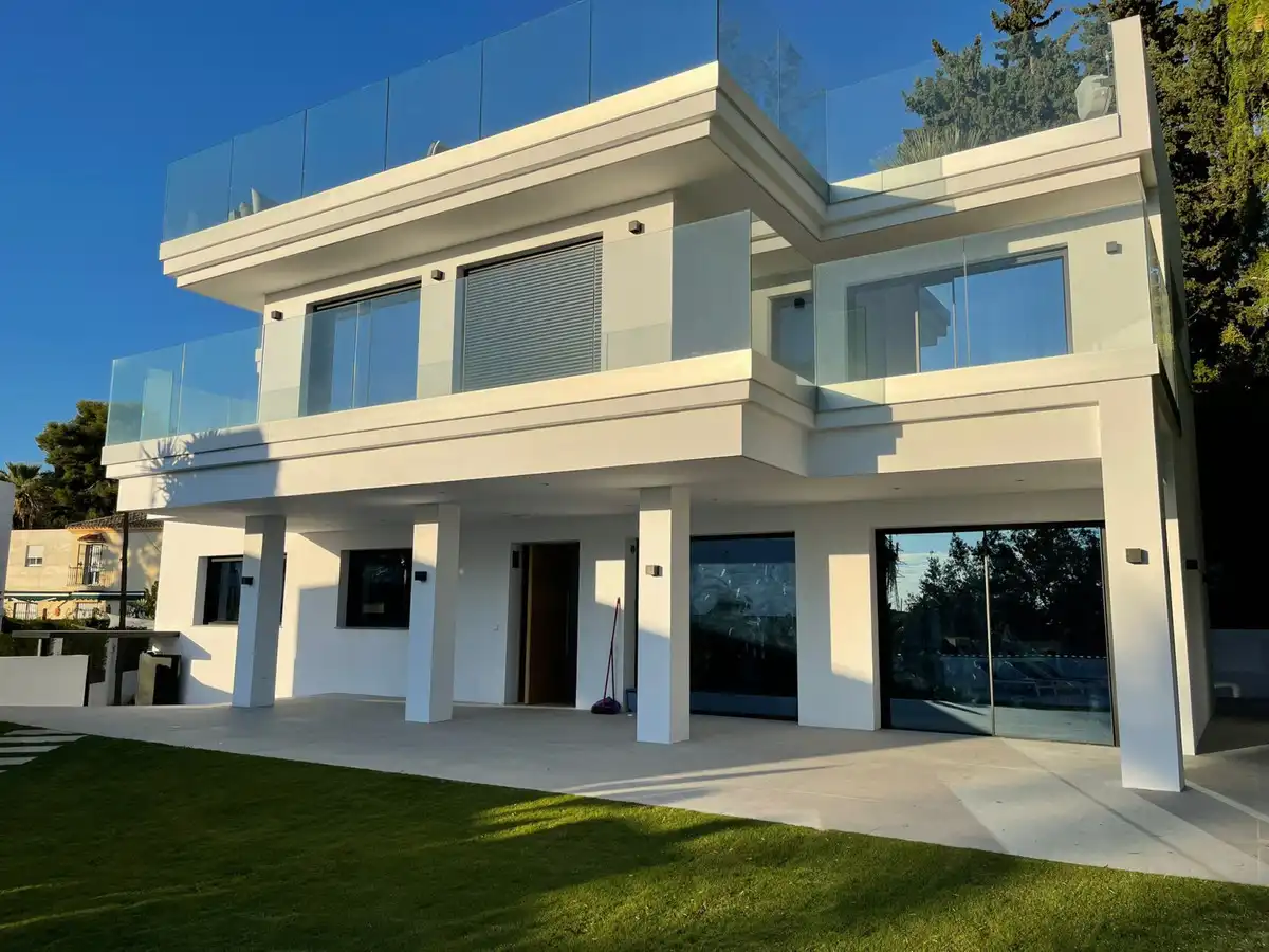 Casa o xalet de lloguer a RAMON J SENDER-LA CAMPANA, 5, Las Brisas