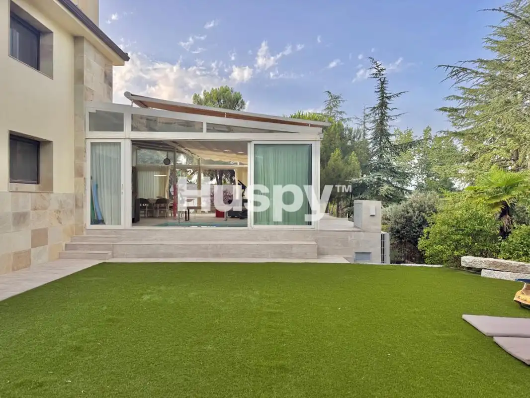 Terrace of Houses for sale in Puerto de Galapagar - Las Cuestas