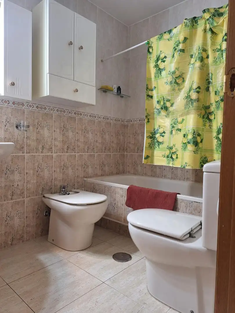 Bany de Pis de lloguer en Murcia amb Aire condicionat, Moblat i Balcó