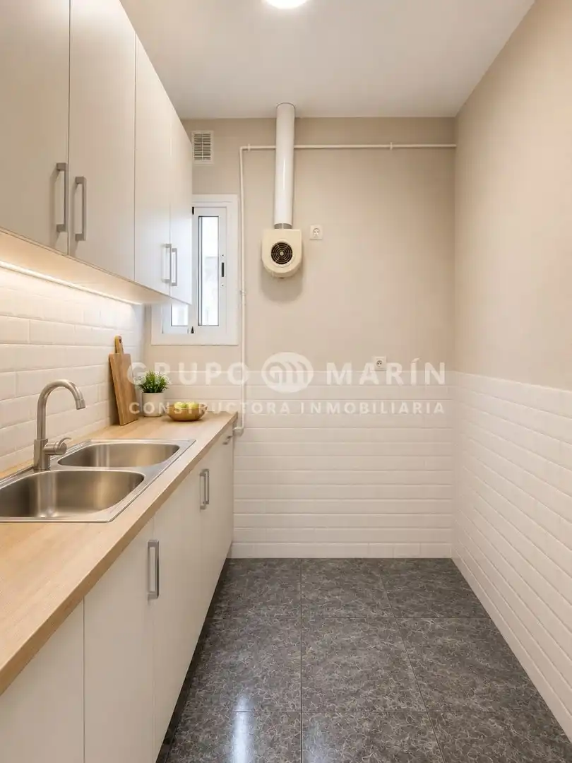 Kitchen of Flat for sale in Badalona  with Balcony