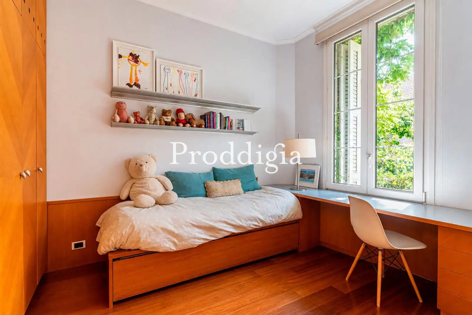 Schlafzimmer von Wohnung zum Verkauf in Barcelona mit Klimaanlage, Heizung und Privatgarten