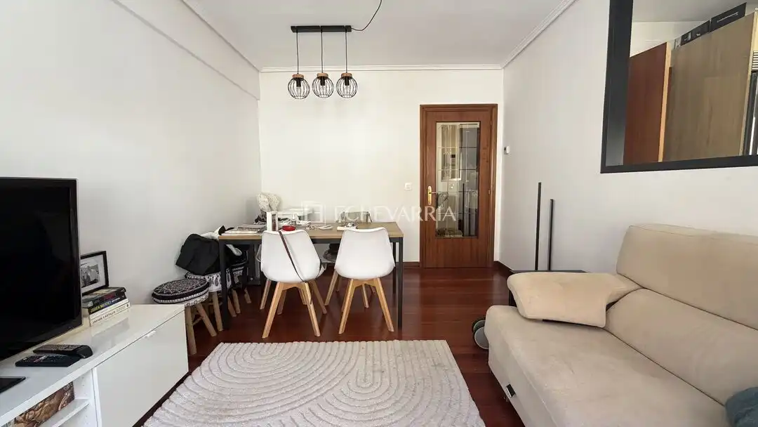 Sala d'estar de Dúplex en venda en Getxo  amb Calefacció i Traster