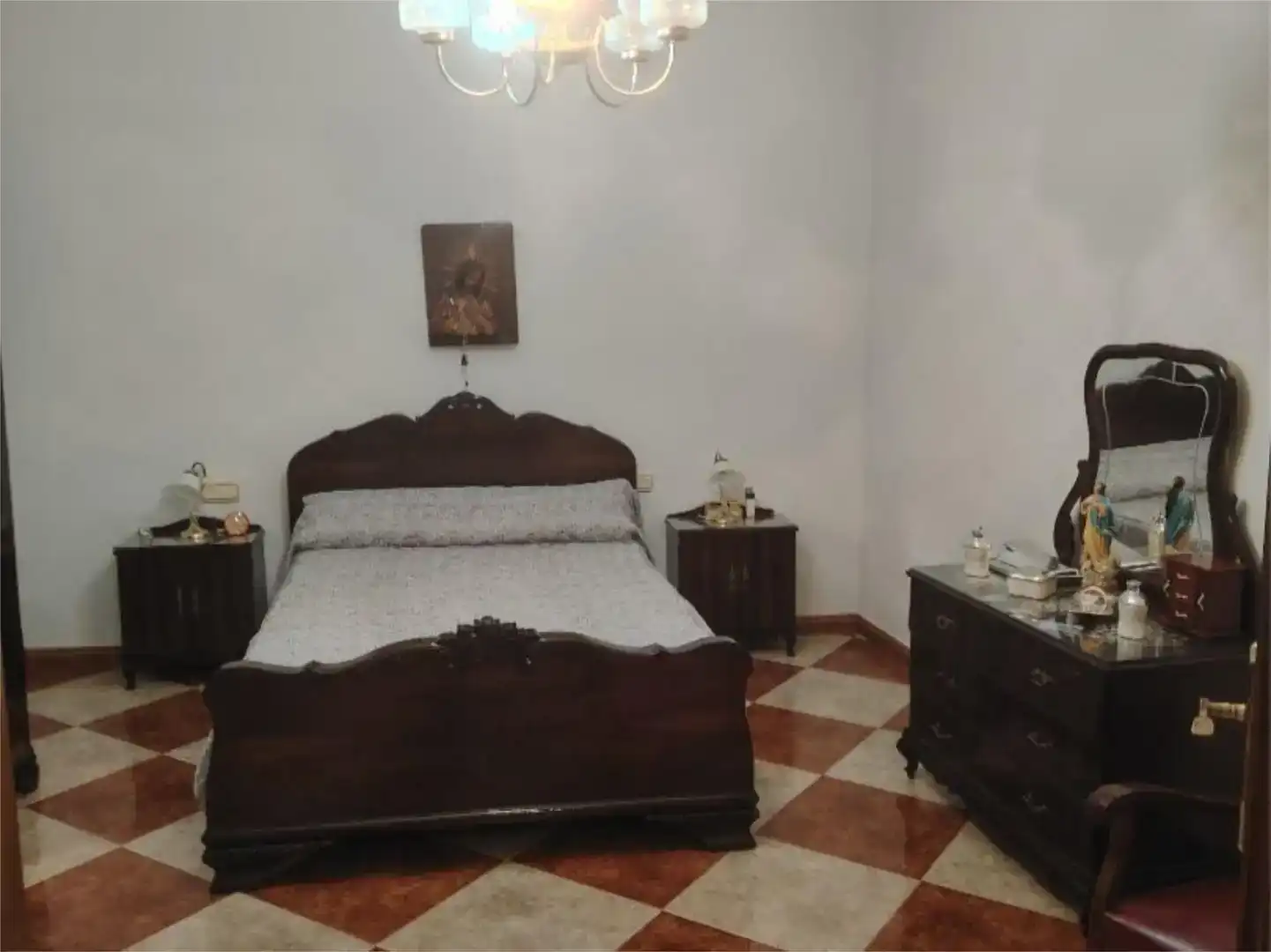Dormitori de Casa adosada en venda en Torremejía amb Aire condicionat i Jardí privat