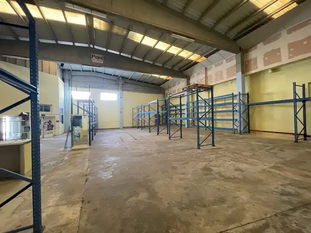 Nau industrial de lloguer en La Jonquera